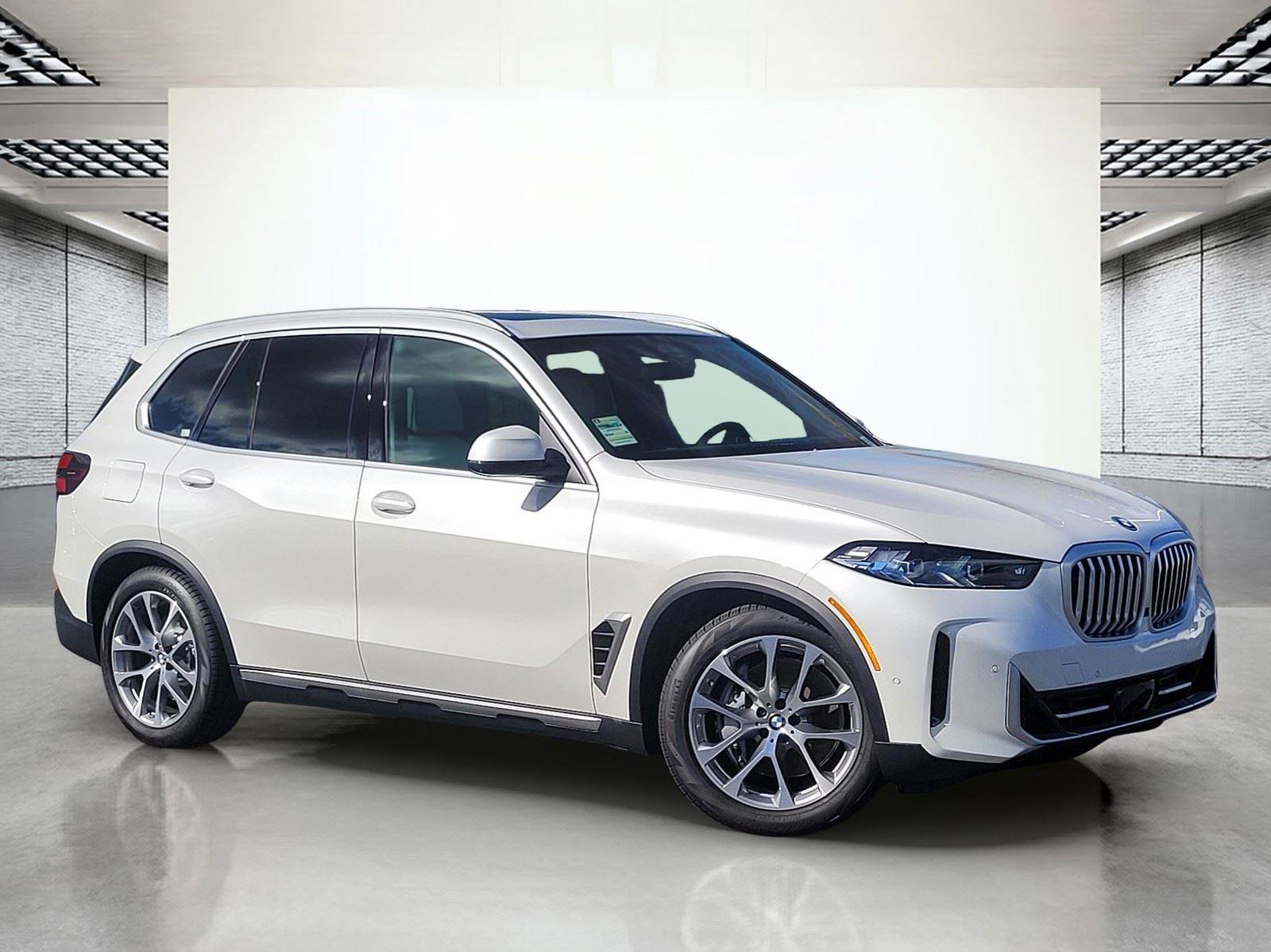 New 2026 BMW X5 xDrive50e w/ Premium Package AWD/4WD image 2