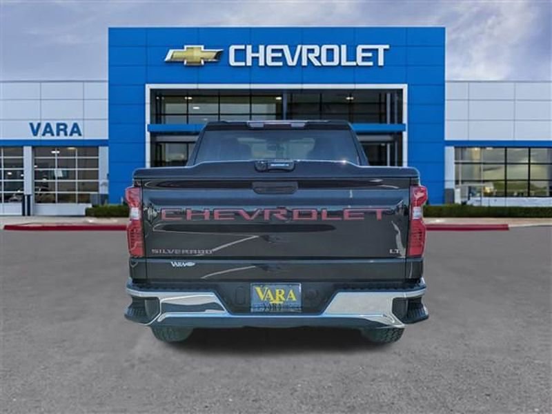 Used 2020 Chevrolet Silverado 1500 LT image 4