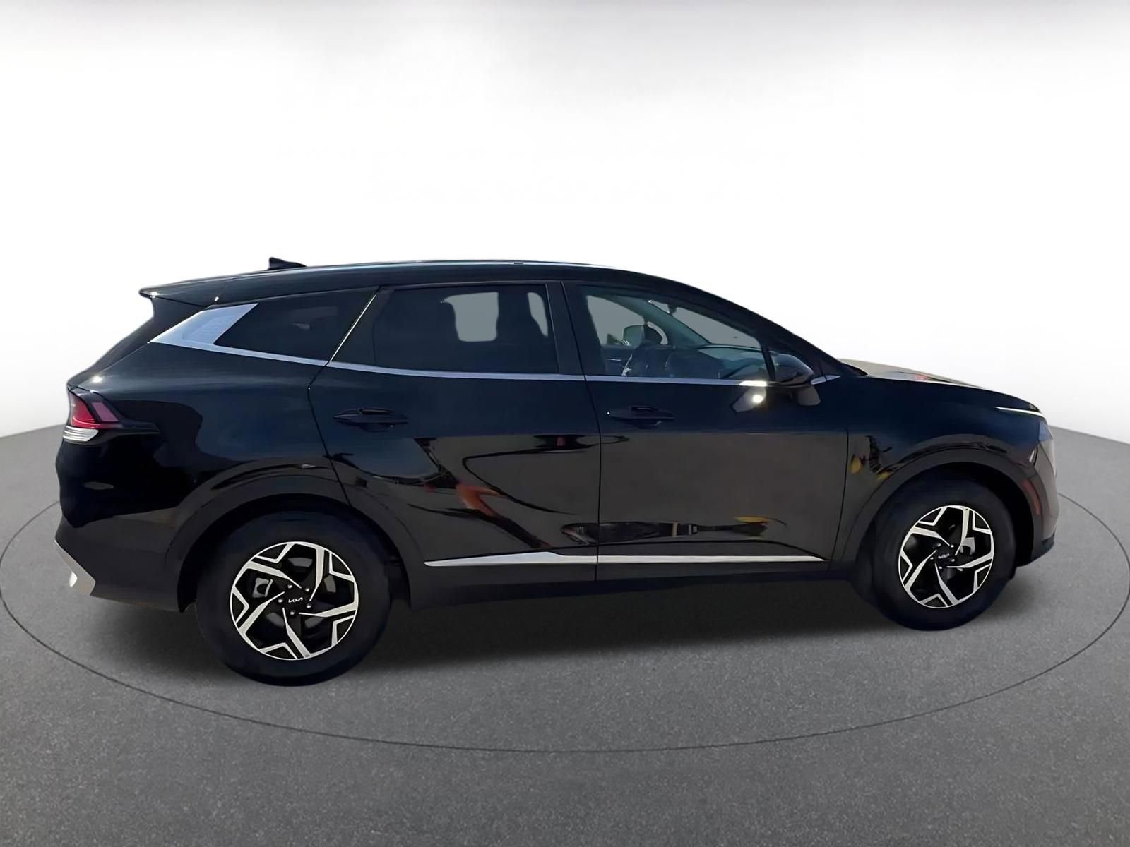 Used 2025 Kia Sportage LX image 16