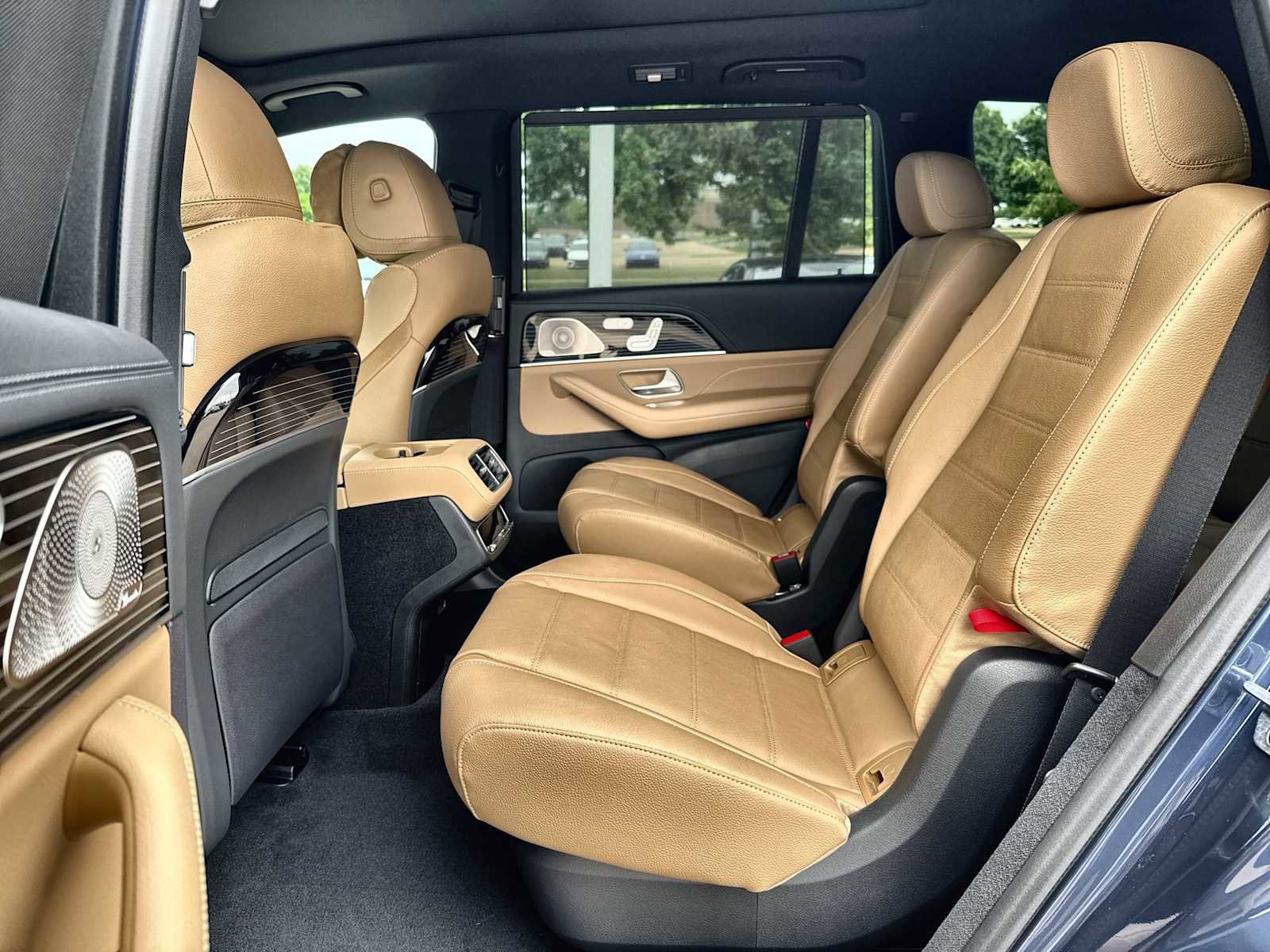 New 2026 Mercedes-Benz GLS 450 4MATIC image 4