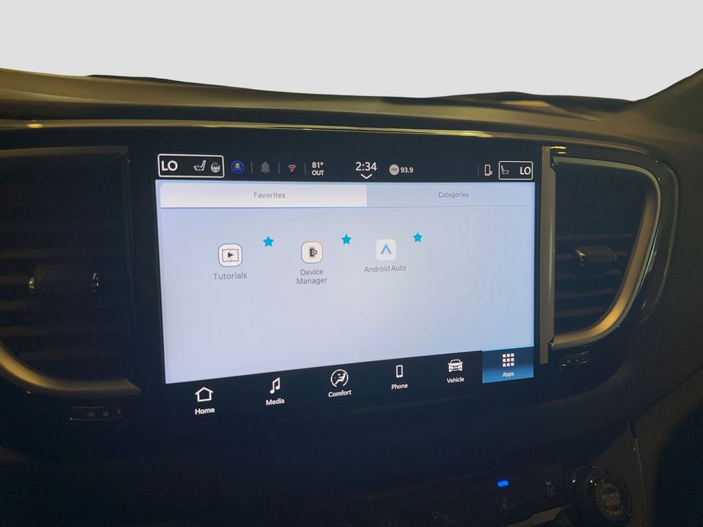 Used 2026 Chrysler Pacifica Select image 15