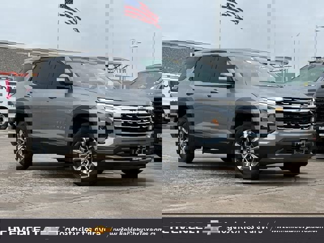 Used 2025 Chevrolet Equinox LT FWD image 2