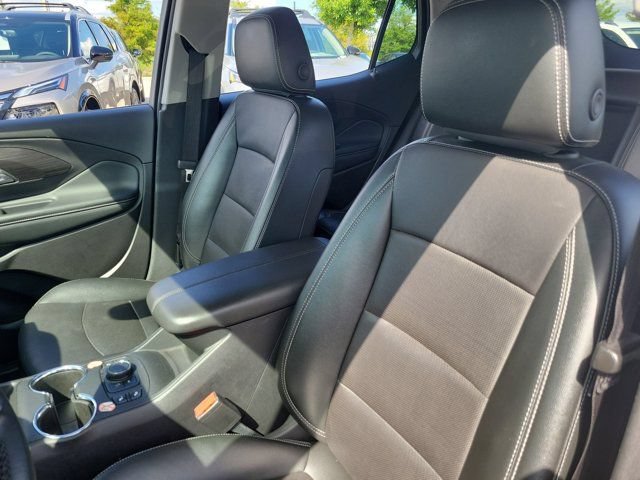 Used 2024 GMC Terrain SLT FWD image 27