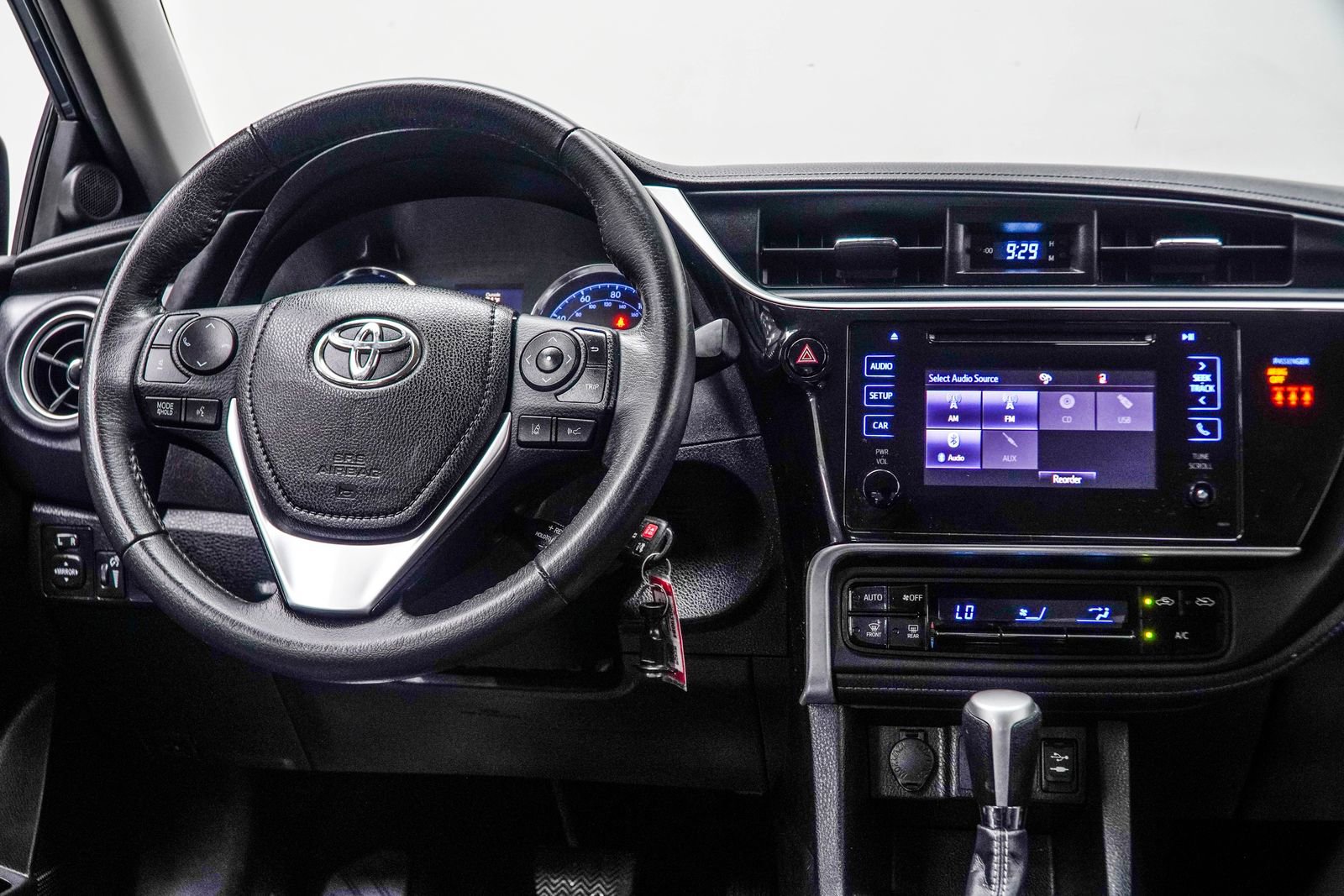 Used 2018 Toyota Corolla SE image 17