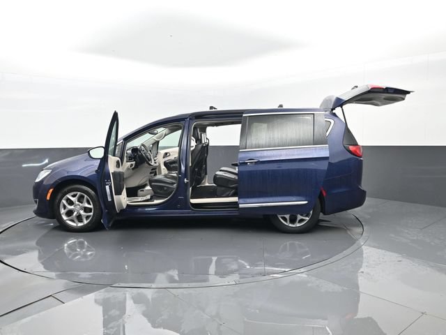 Used 2019 Chrysler Pacifica Limited FWD image 36