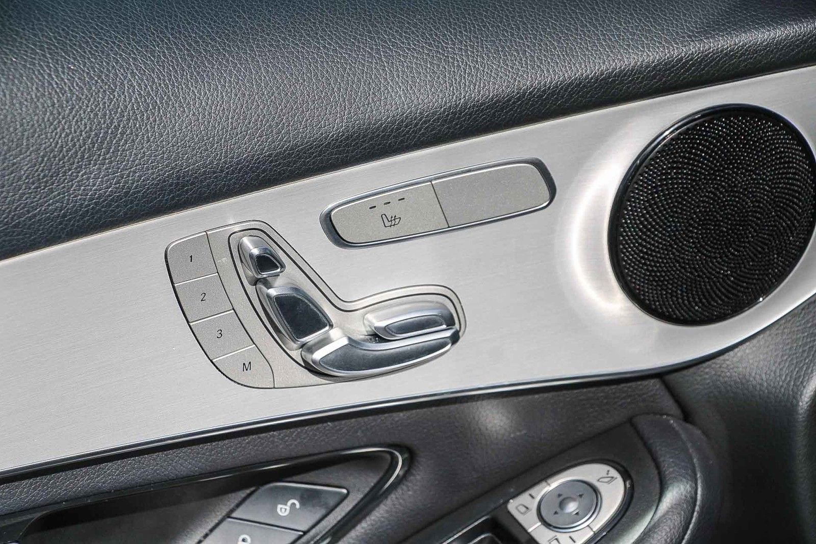 Used 2022 Mercedes-Benz GLC 300 image 21