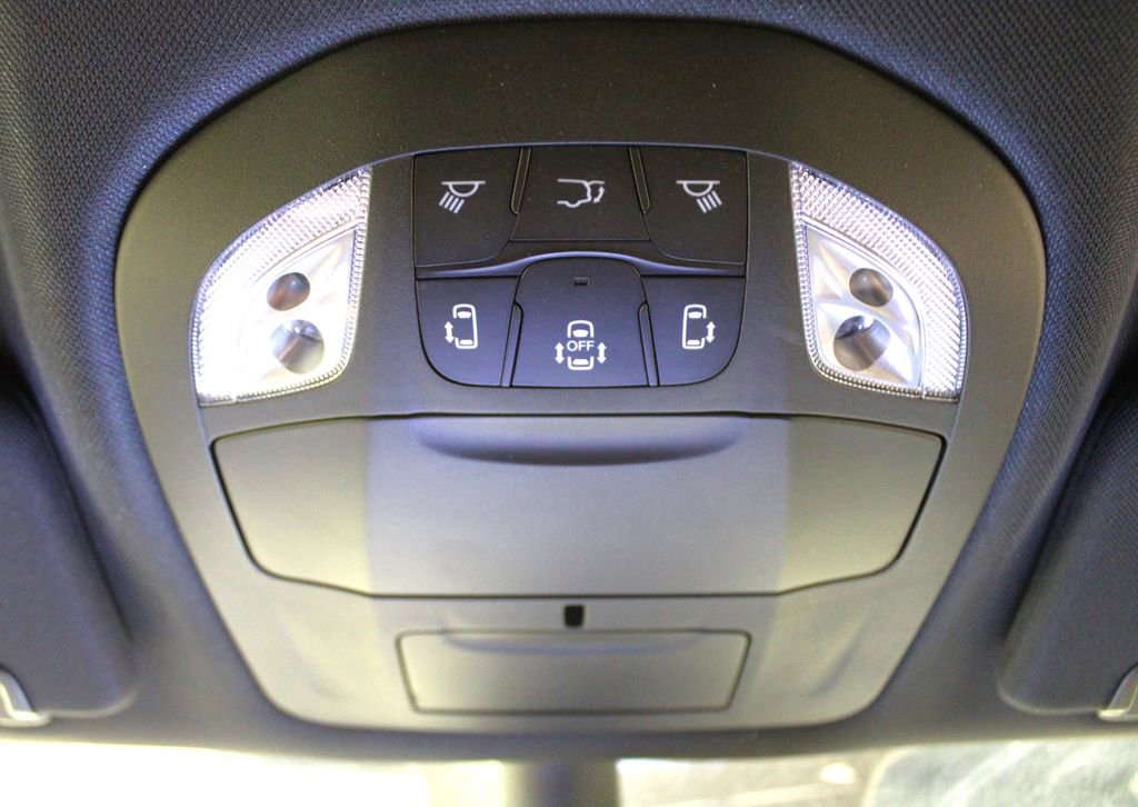 New 2026 Chrysler Voyager LX image 20