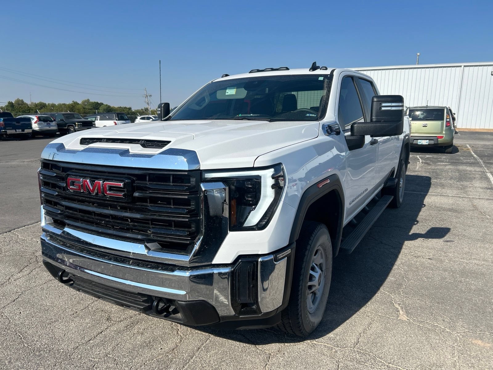 Used 2025 GMC Sierra 2500 Pro w/ Convenience Package AWD/4WD video 2