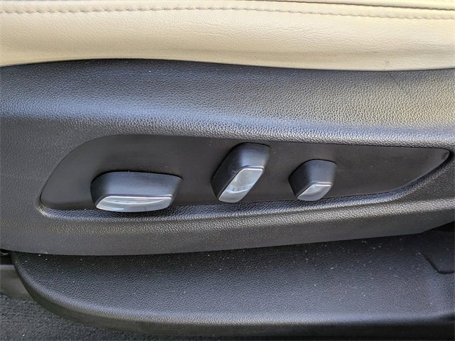 Used 2018 Cadillac XT5 Luxury w/ Driver Awareness Package image 20