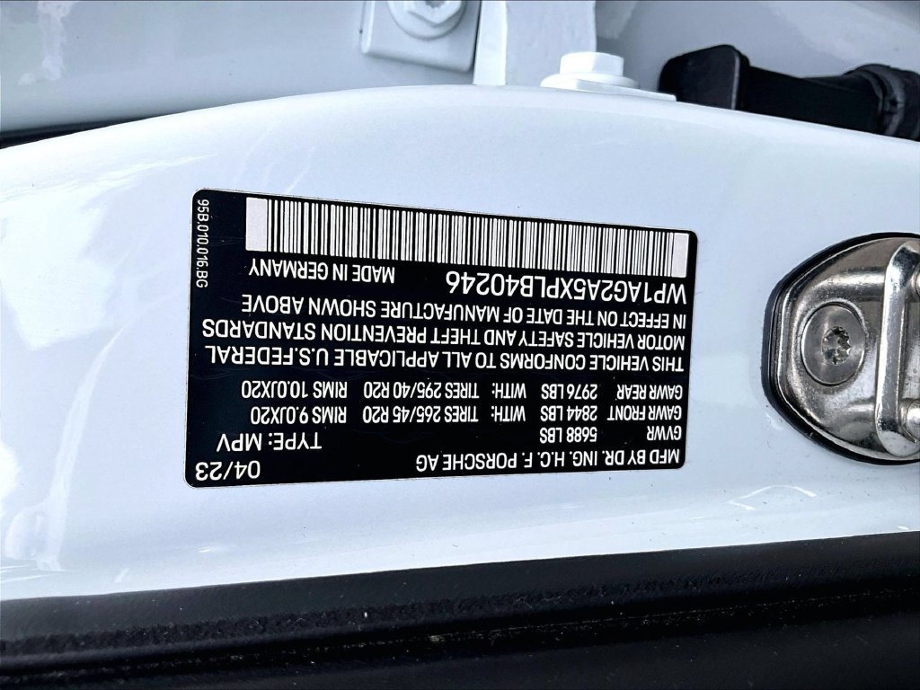 Certified 2023 Porsche Macan S AWD/4WD image 34