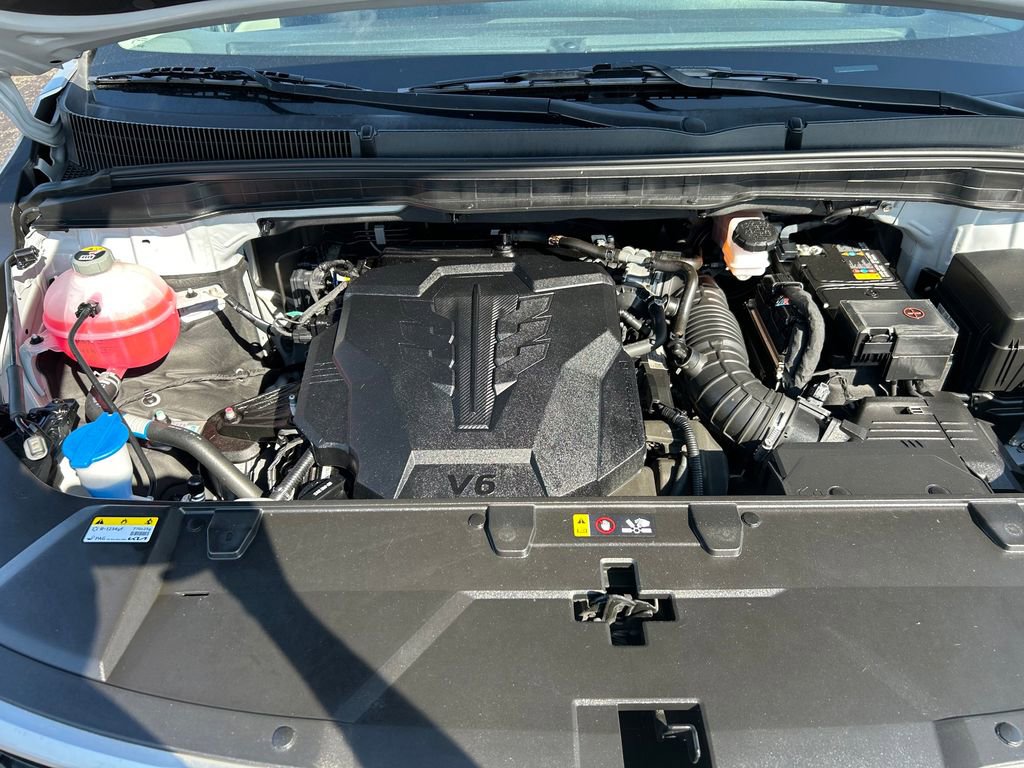 Used 2023 Kia Carnival LX FWD image 27