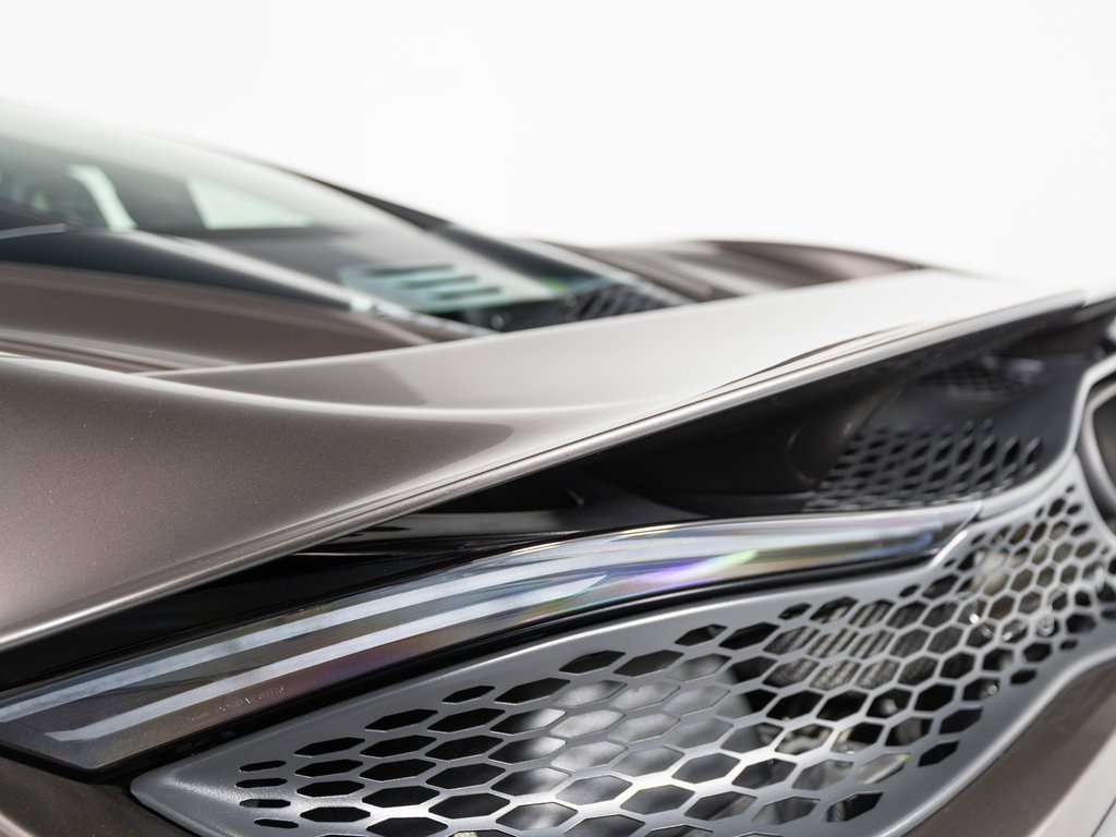 Used 2024 McLaren 750S image 43