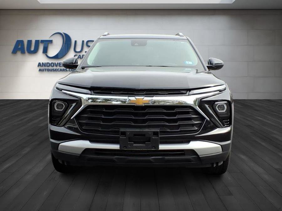Used 2024 Chevrolet TrailBlazer LT image 2