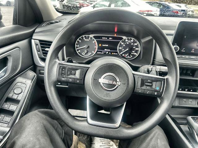 Certified 2024 Nissan Rogue SV FWD image 20