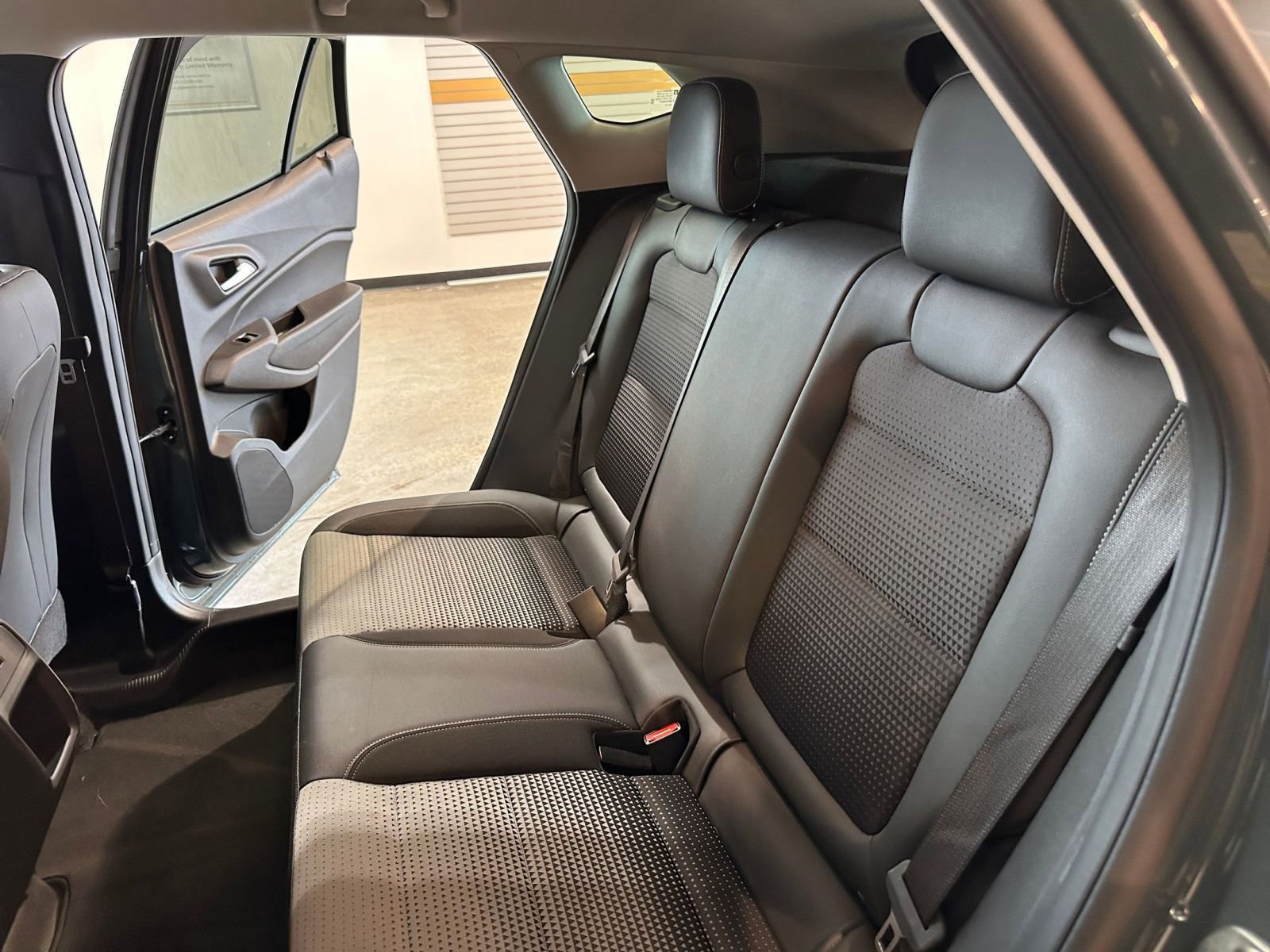 Used 2025 Chevrolet Trax LT w/ LT Convenience Package image 38