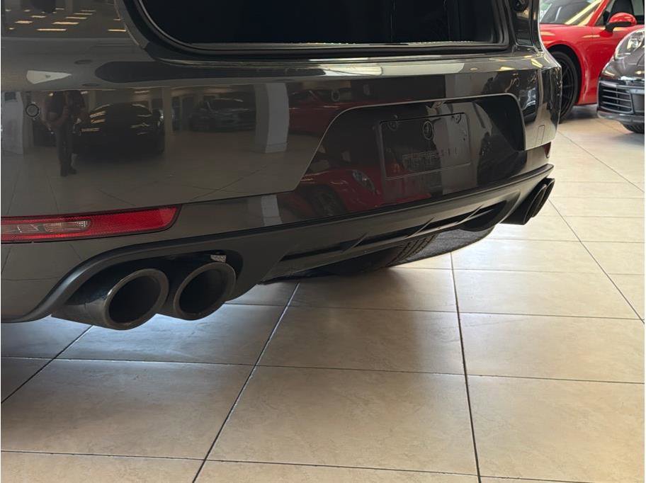 Used 2017 Porsche Macan GTS AWD/4WD image 36