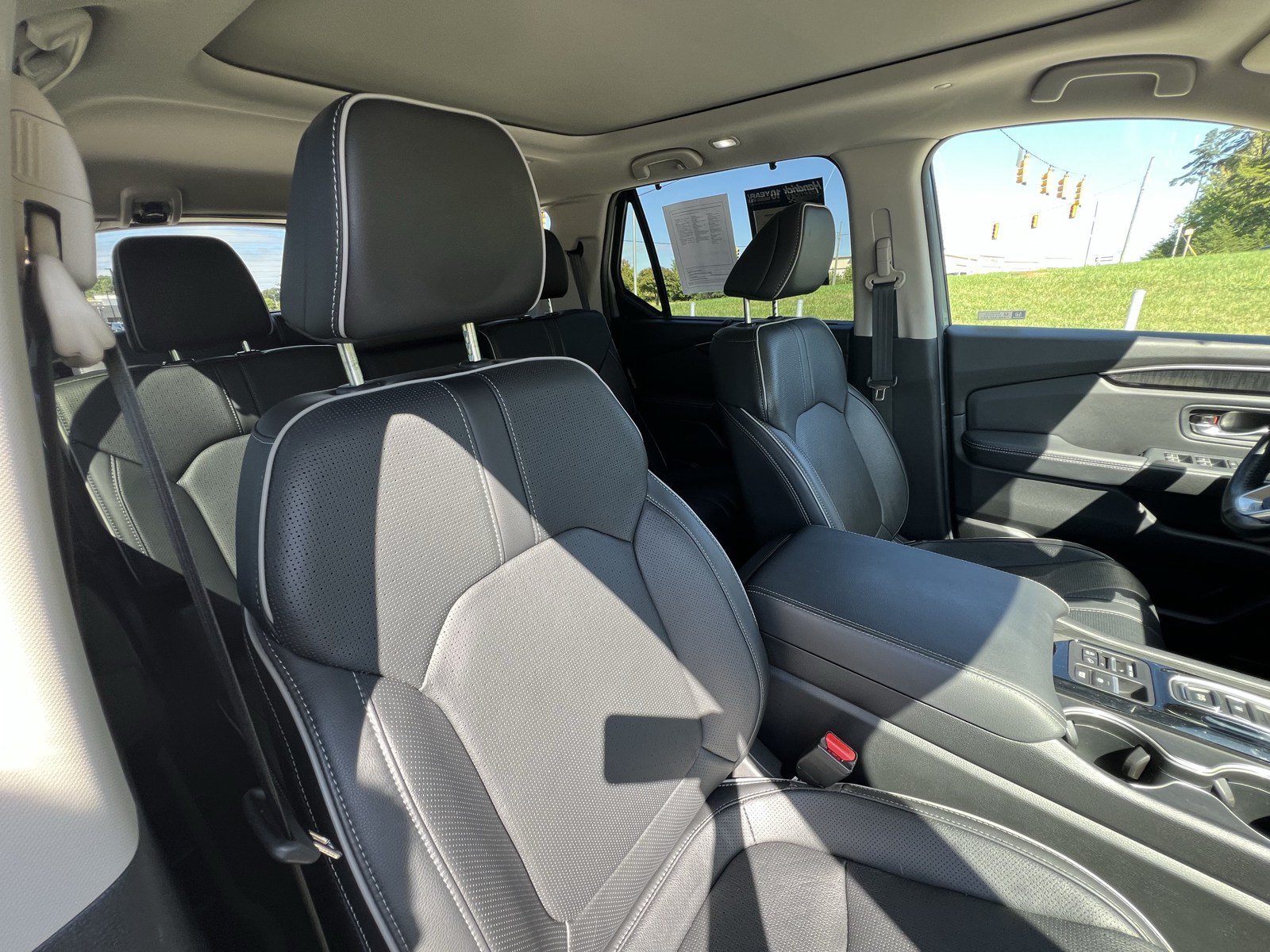 Used 2024 Honda Pilot Elite image 35