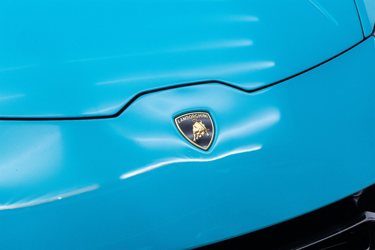 Used 2019 Lamborghini Huracan Performante AWD/4WD image 21