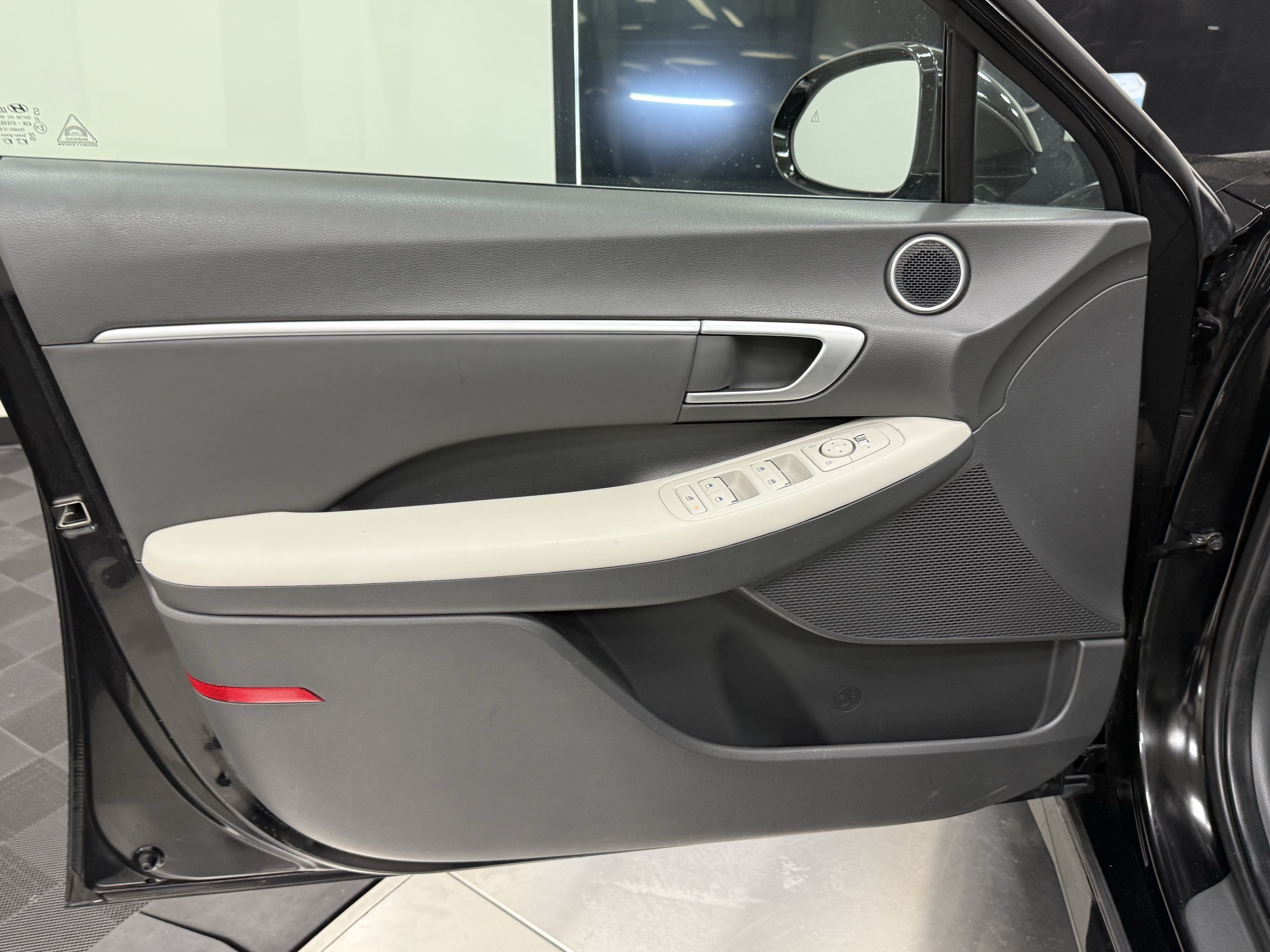 Used 2025 Hyundai Sonata SEL FWD image 10