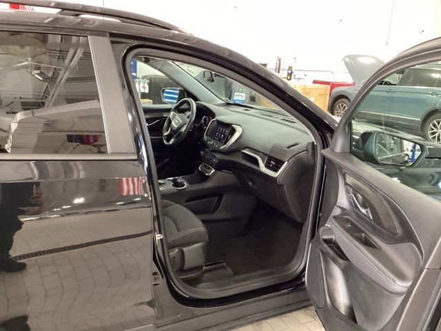 Used 2023 GMC Terrain SLE w/ Driver Convenience Package AWD/4WD image 11
