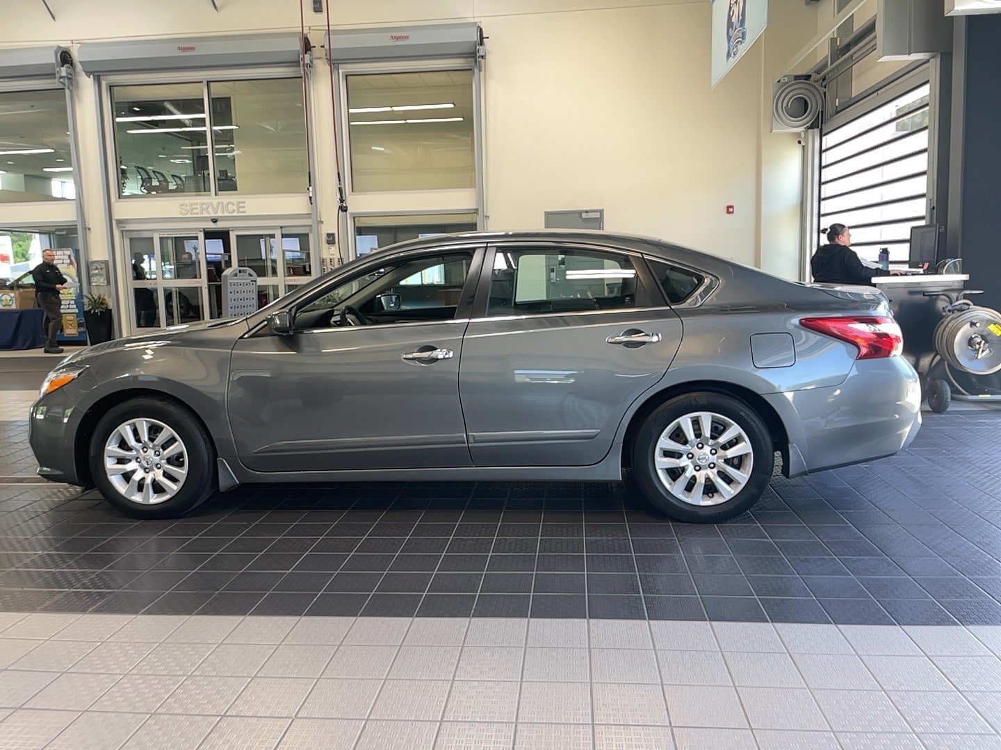Used 2016 Nissan Altima 2.5 S w/ Power Driver Seat Package FWD image 4