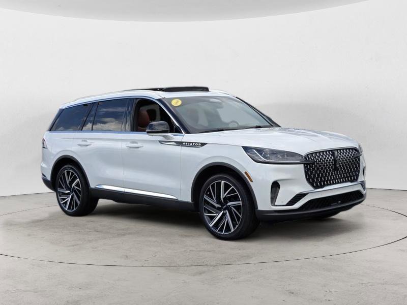 Used 2025 Lincoln Aviator Reserve w/ Equipment Group 201A AWD/4WD image 1