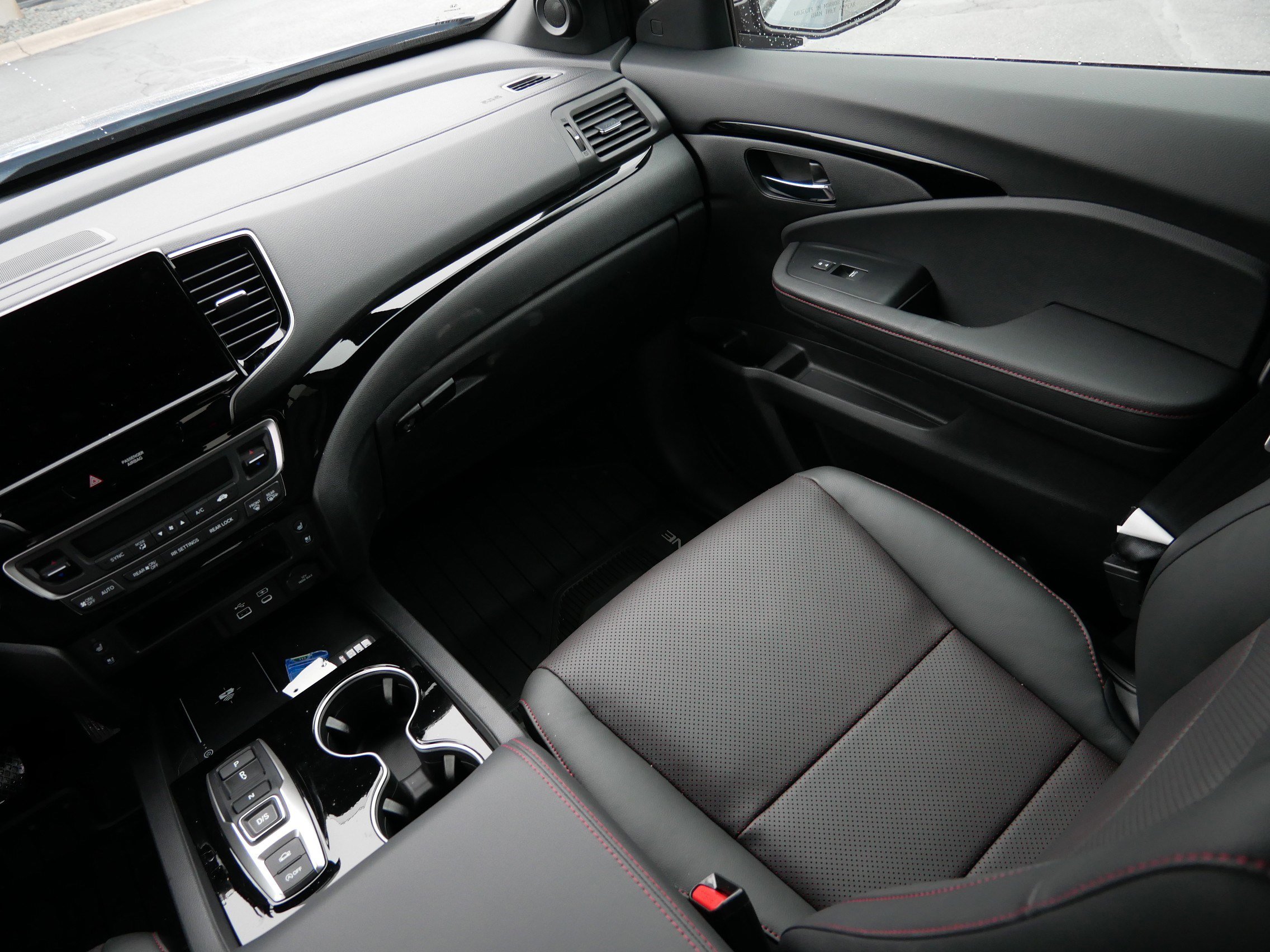 Certified 2025 Honda Ridgeline Black Edition image 11