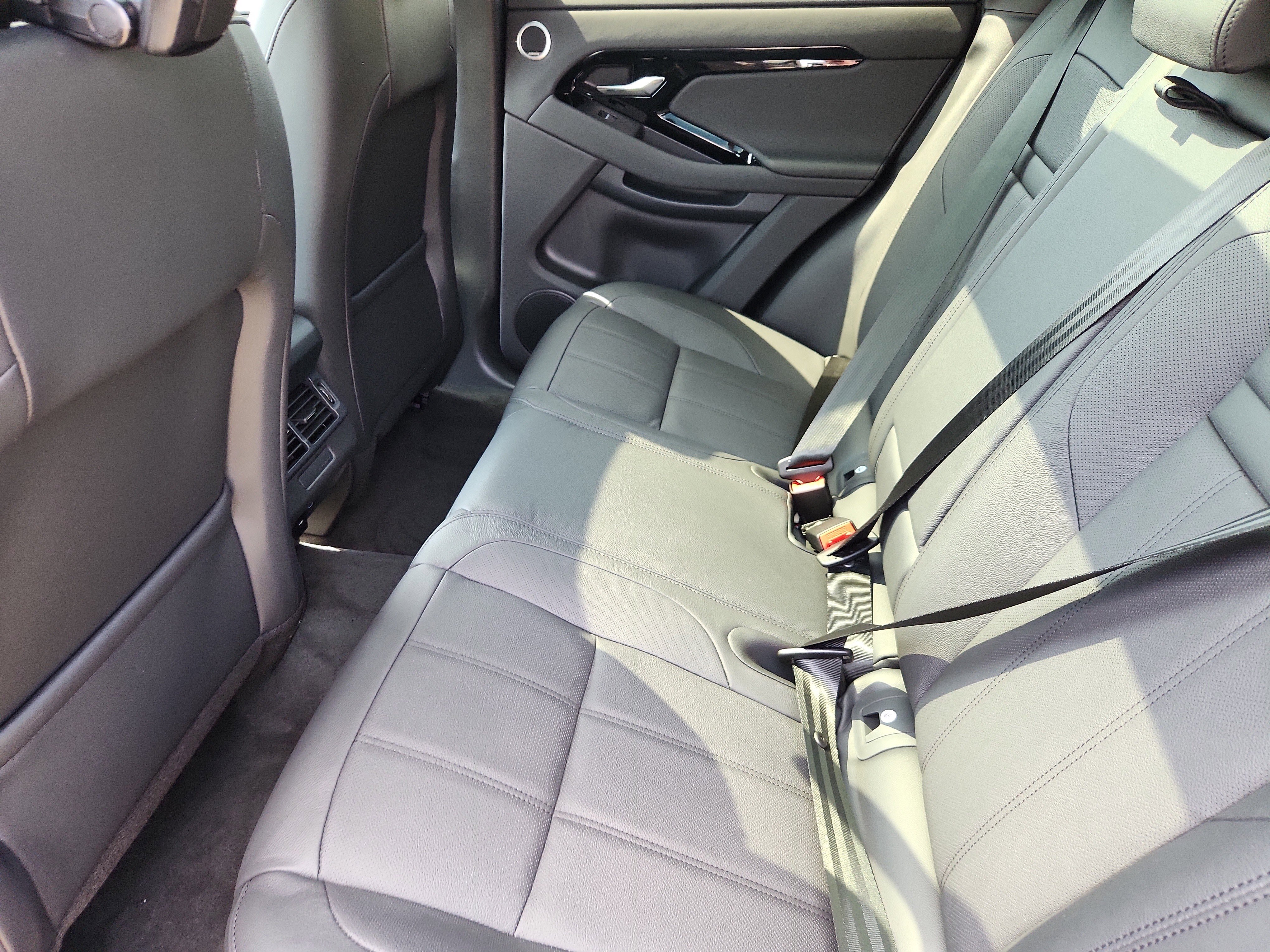 Used 2026 Land Rover Range Rover Evoque S image 5