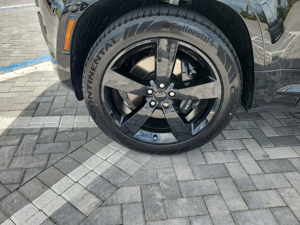 New 2026 Land Rover Defender 130 V8 image 12