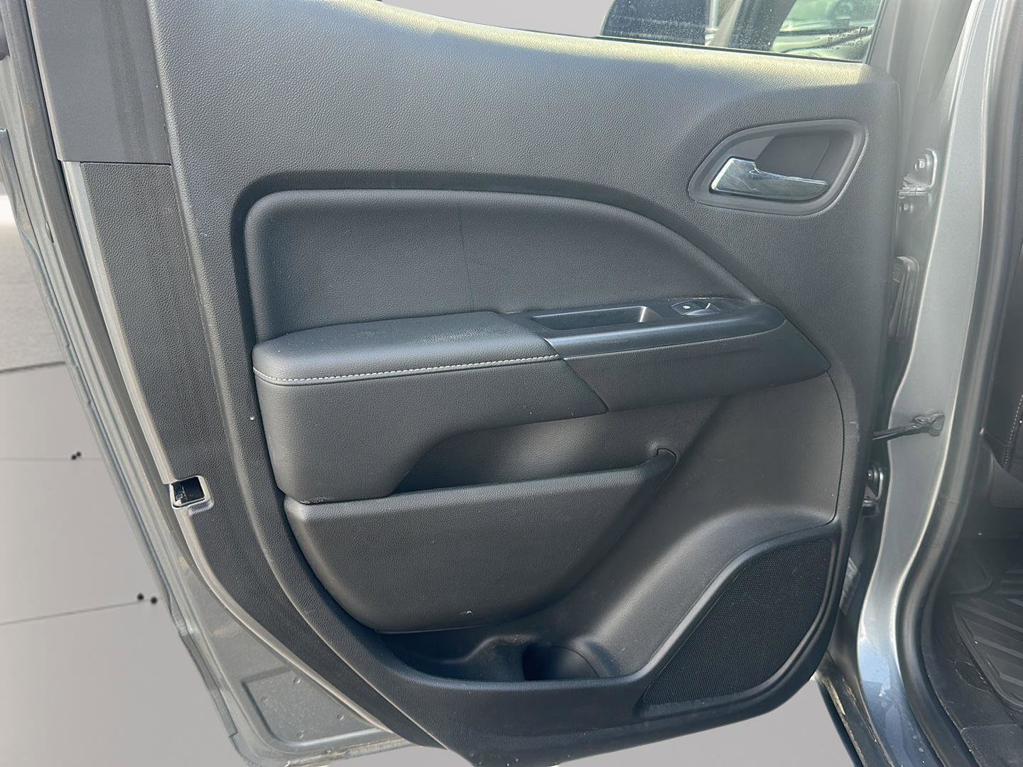 Used 2020 GMC Canyon SLE w/ Elevation Edition image 19