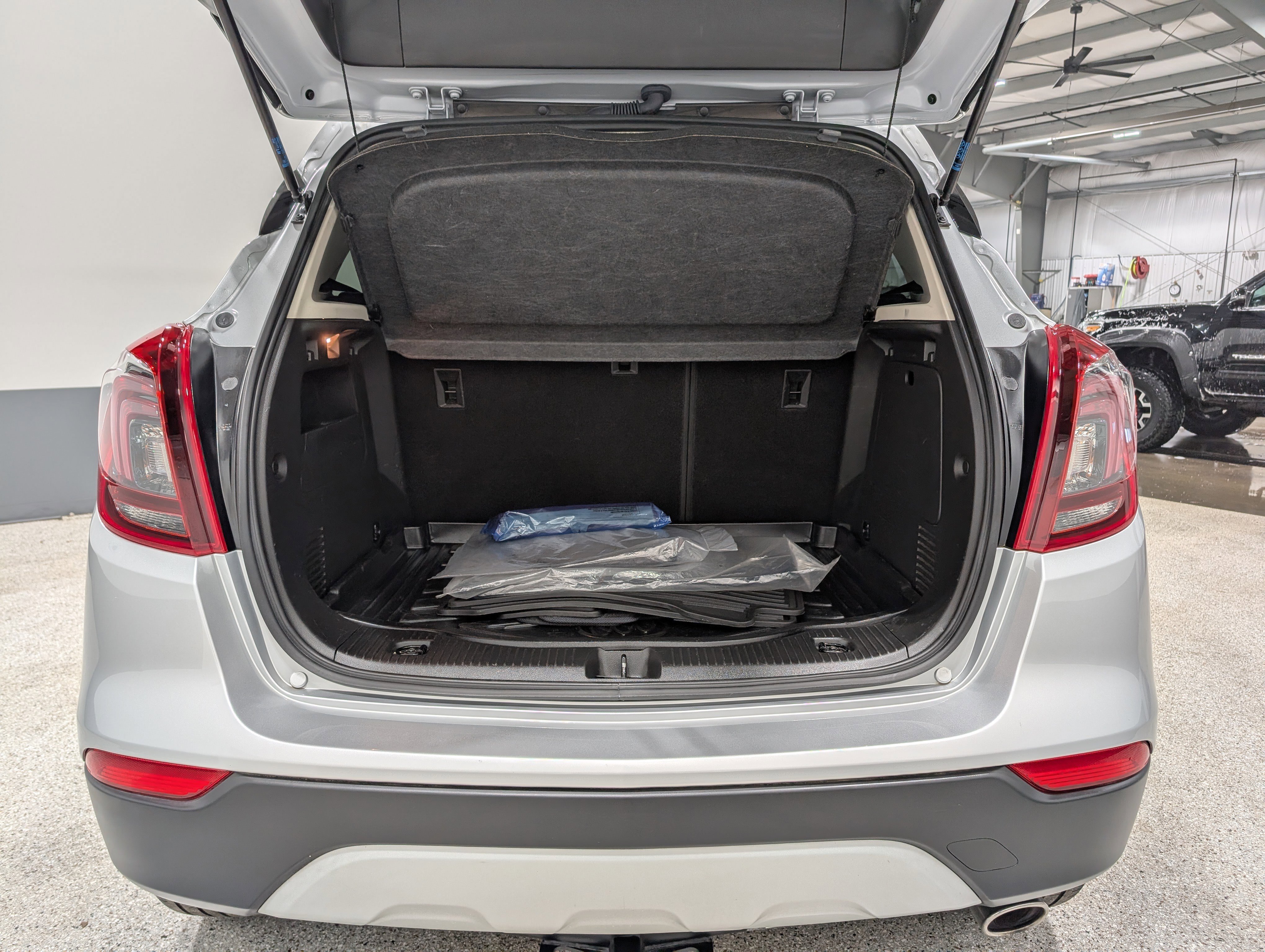 Used 2022 Buick Encore Preferred w/ Safety Package image 13