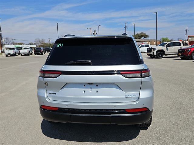 Used 2022 Jeep Grand Cherokee Altitude image 4