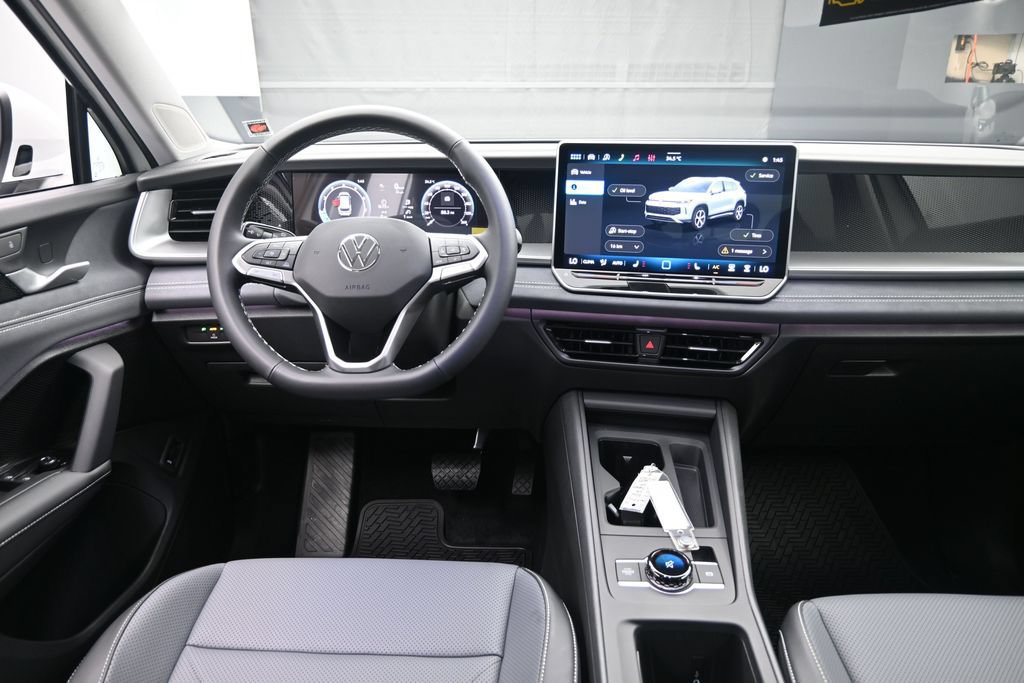 New 2026 Volkswagen Tiguan SE FWD image 9