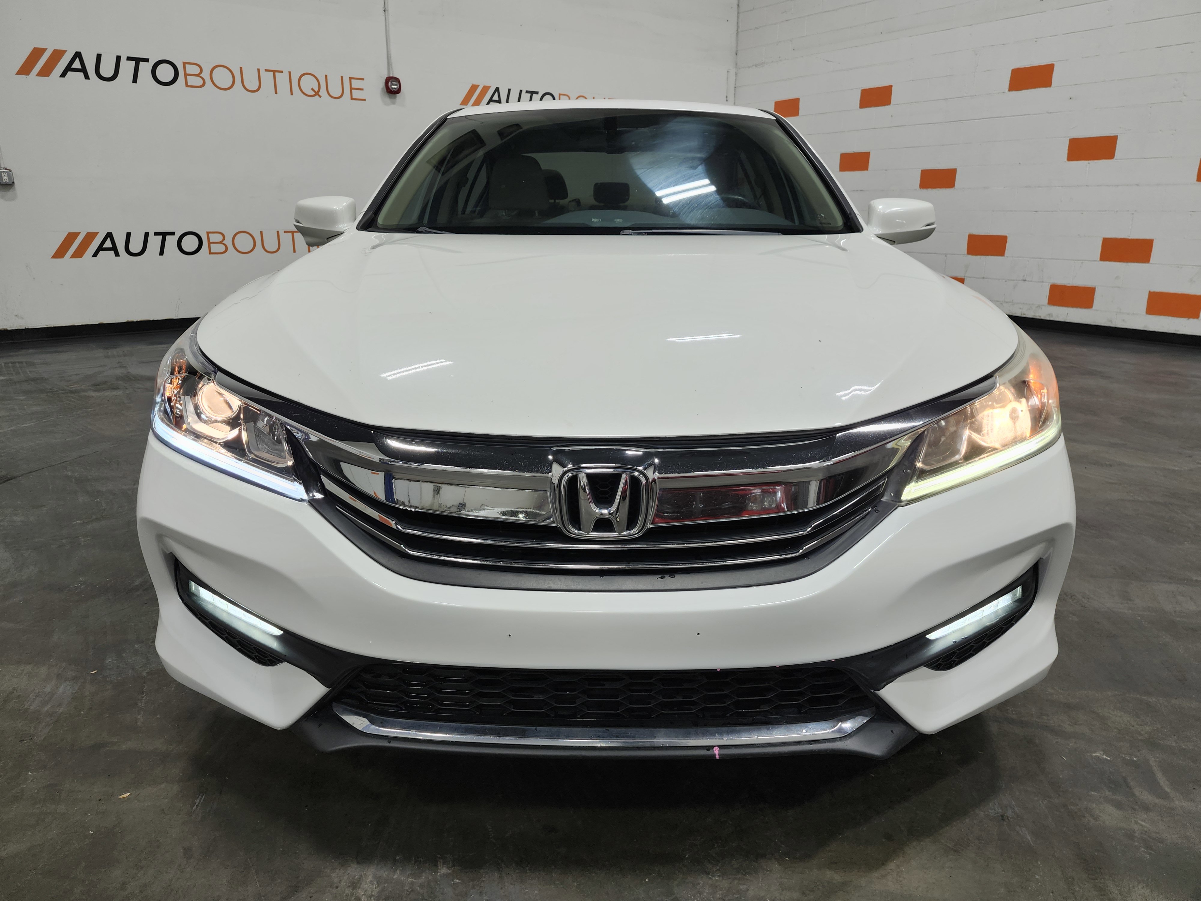 Used 2017 Honda Accord EX-L image 12