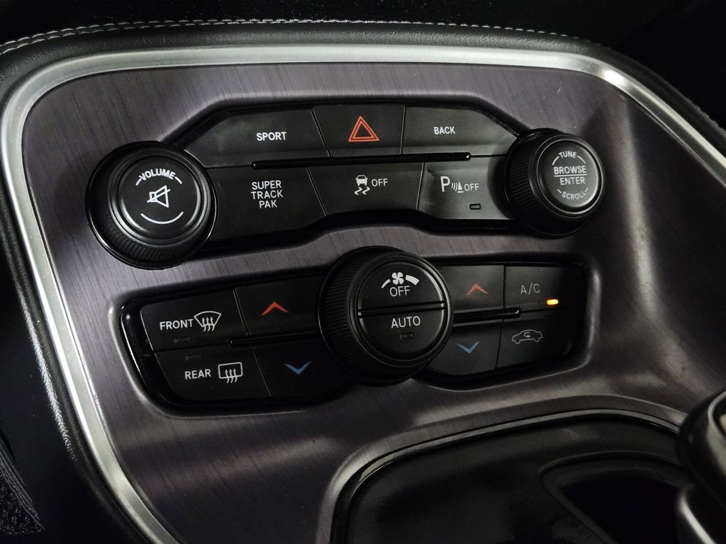 Used 2016 Dodge Challenger R/T RWD image 13