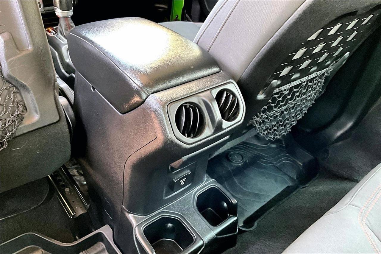 Used 2020 Jeep Wrangler Rubicon AWD/4WD image 10