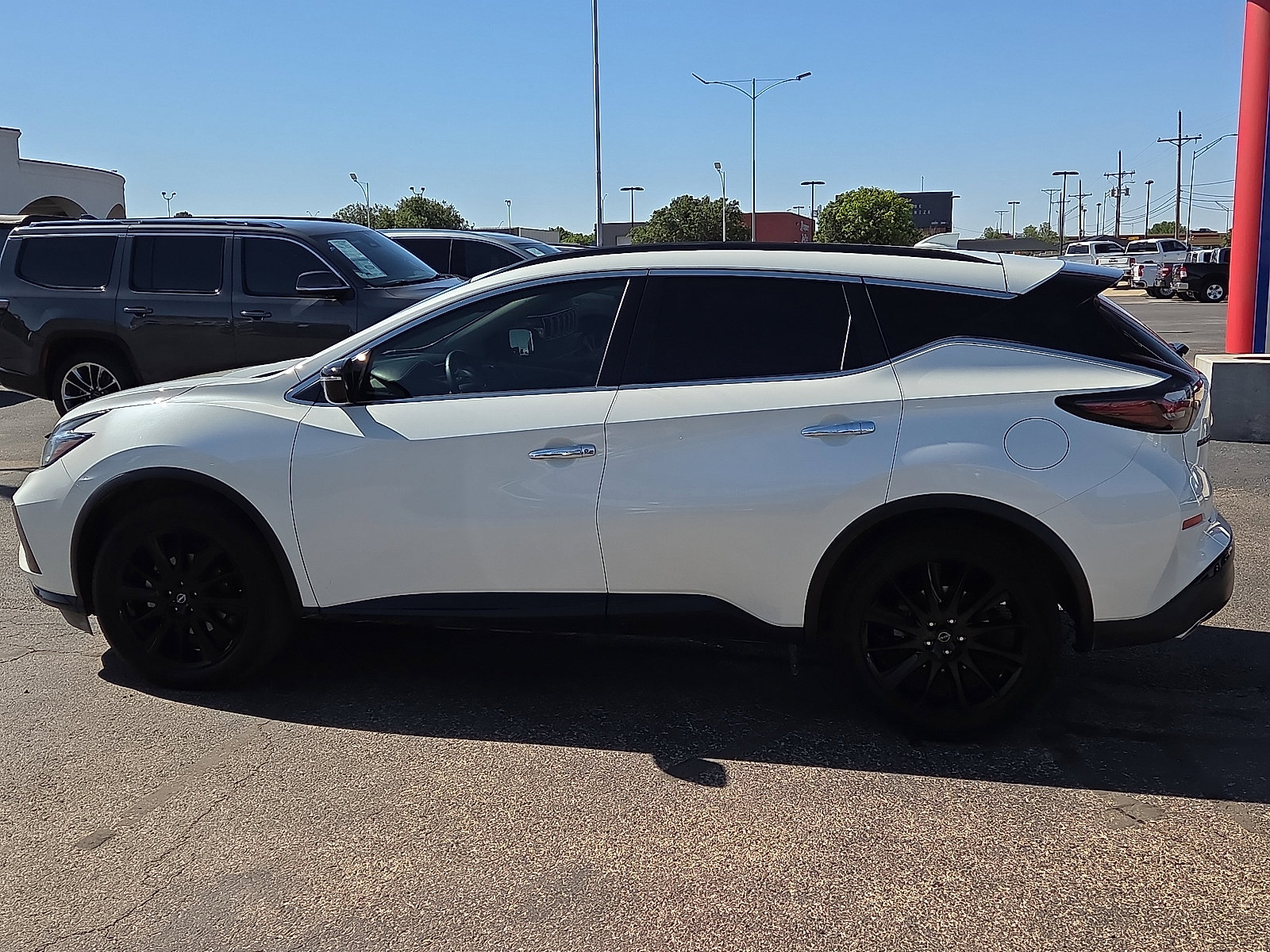 Used 2023 Nissan Murano SV w/ SV Midnight Edition Package FWD image 2