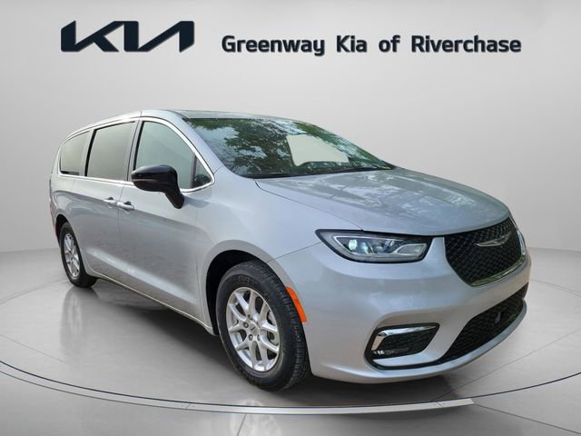 Used 2024 Chrysler Pacifica Touring-L