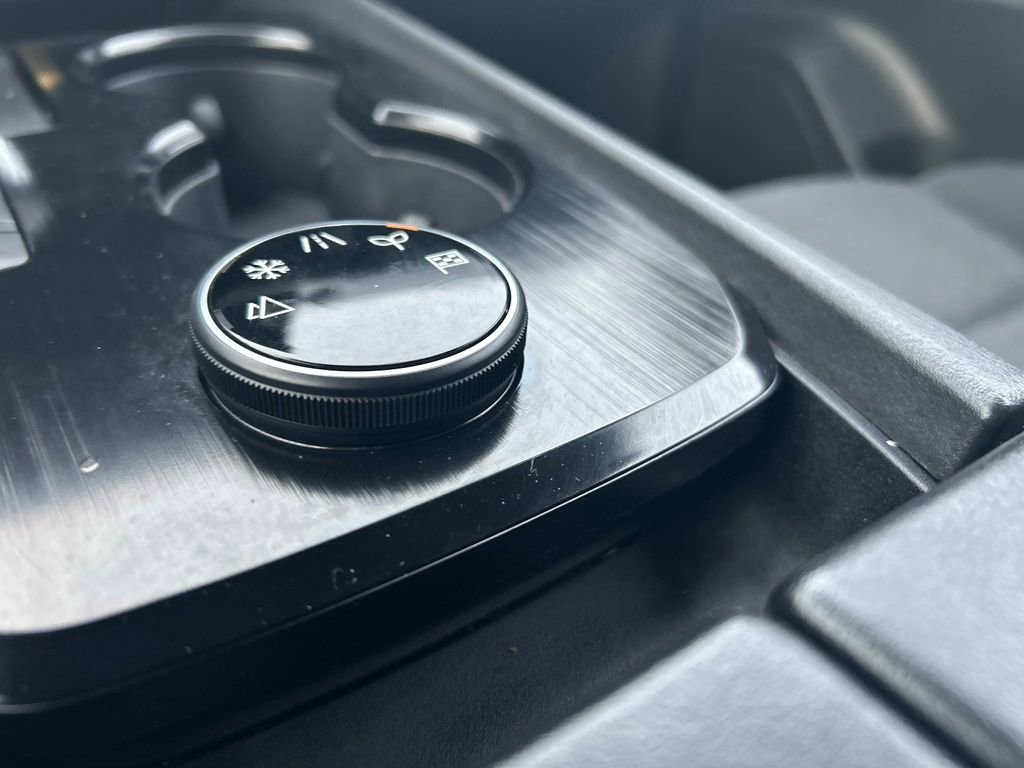 Used 2022 Nissan Rogue SV image 32