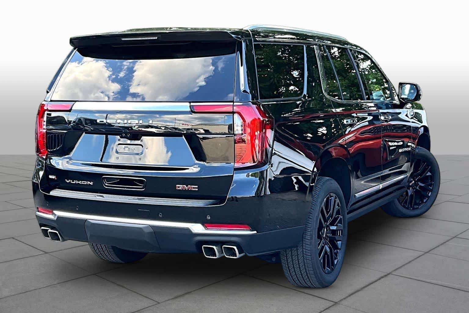 Used 2026 GMC Yukon Denali w/ Denali Reserve Package AWD/4WD image 13