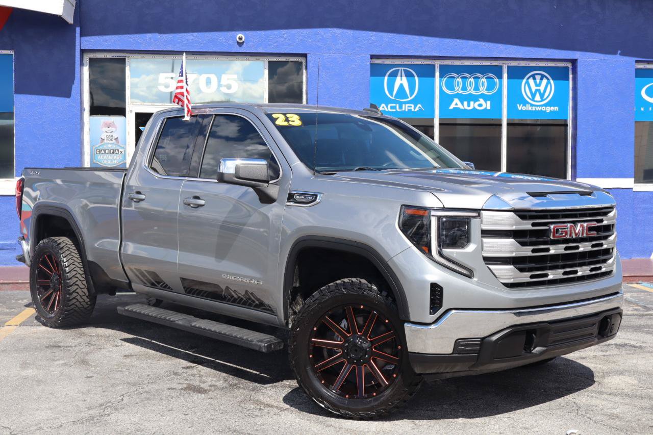 Used 2023 GMC Sierra 1500 SLE w/ Enhanced Capability Package AWD/4WD image 4