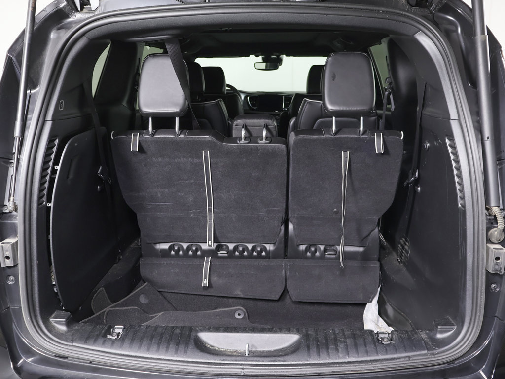 Used 2025 Chrysler Pacifica Limited FWD image 19
