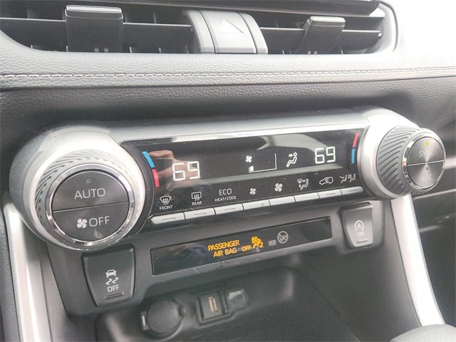 Used 2022 Toyota RAV4 XLE image 21