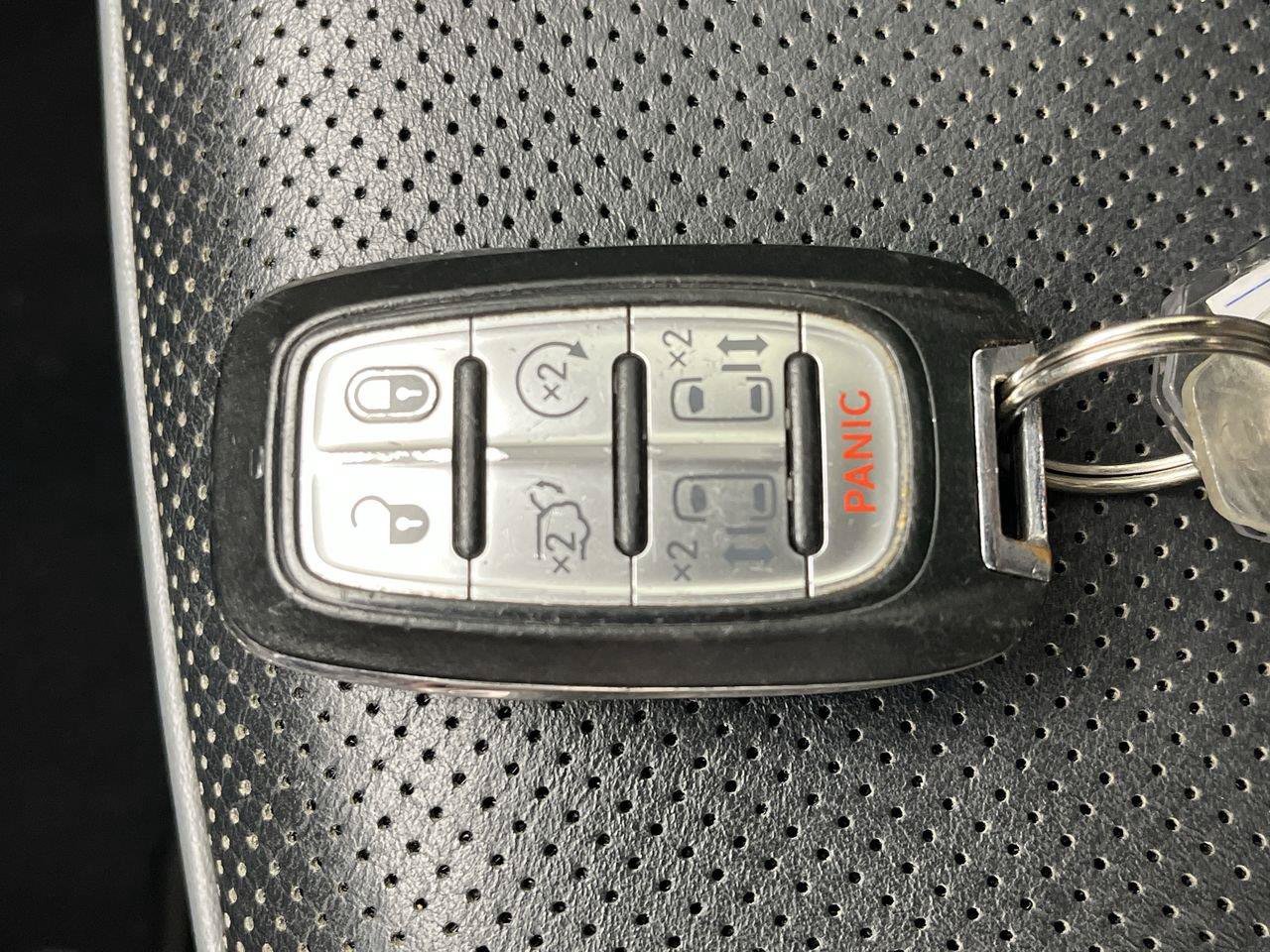 Used 2018 Chrysler Pacifica Limited FWD image 28