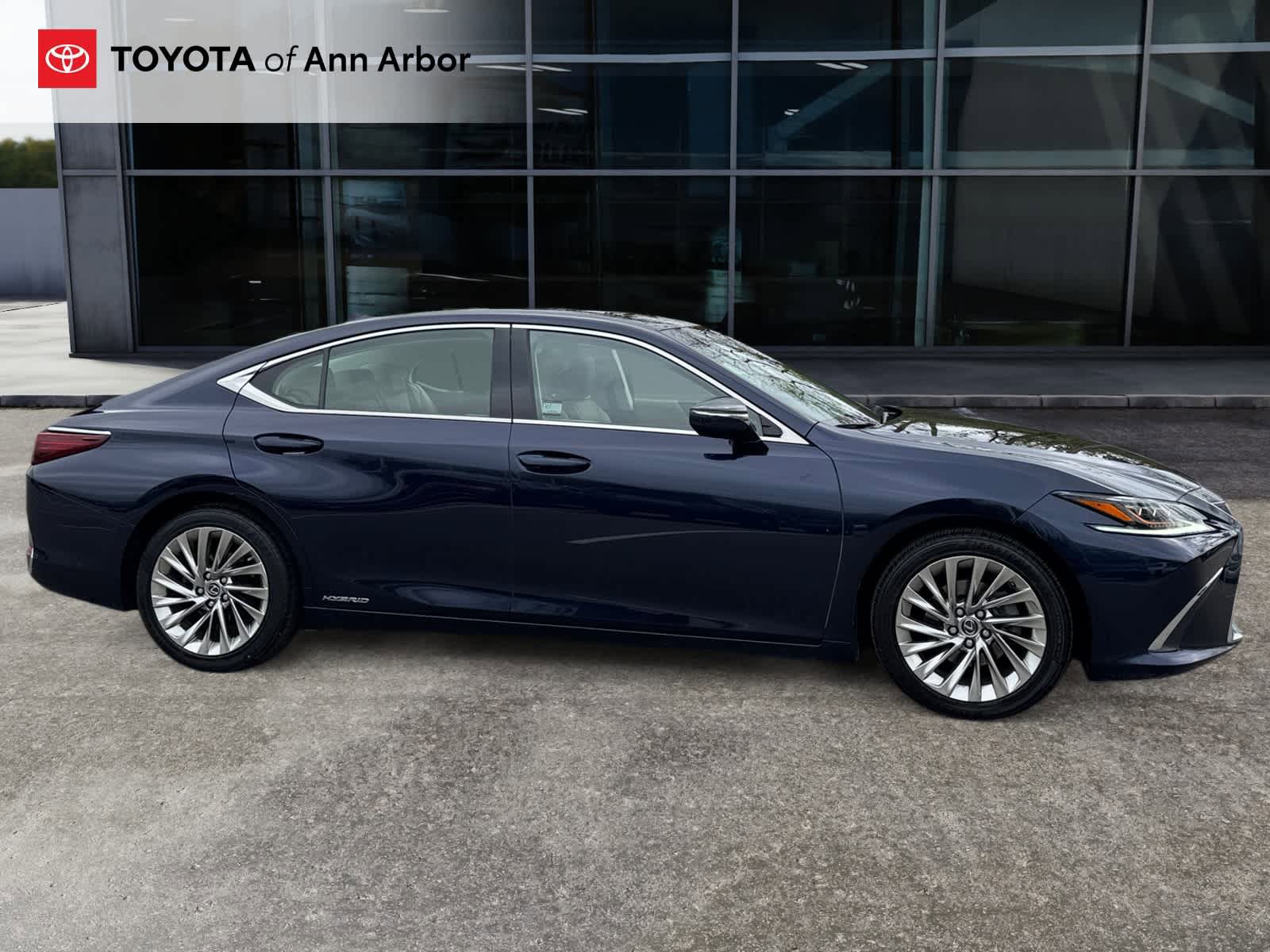 Used 2019 Lexus ES 300h FWD image 12