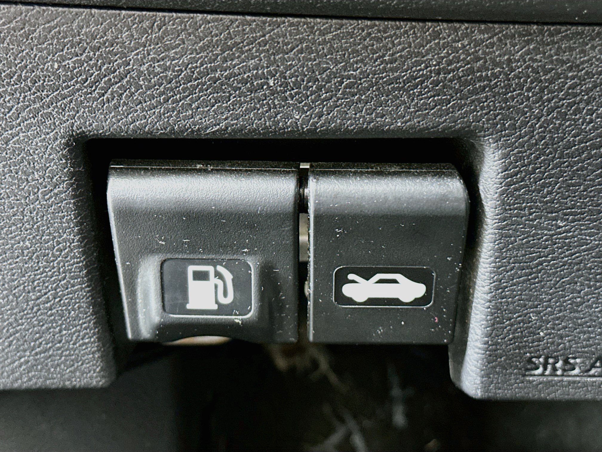 Used 2025 Nissan Versa SV w/ Trunk Package FWD image 17