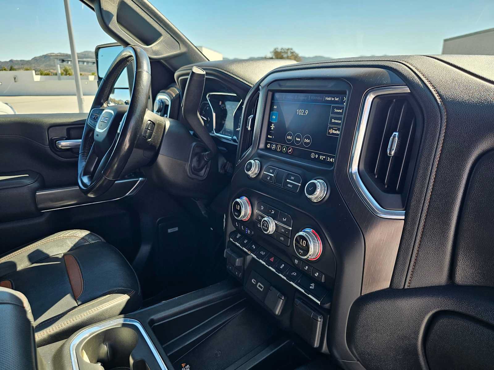 Used 2021 GMC Sierra 2500 AT4 w/ AT4 Preferred Package AWD/4WD image 11