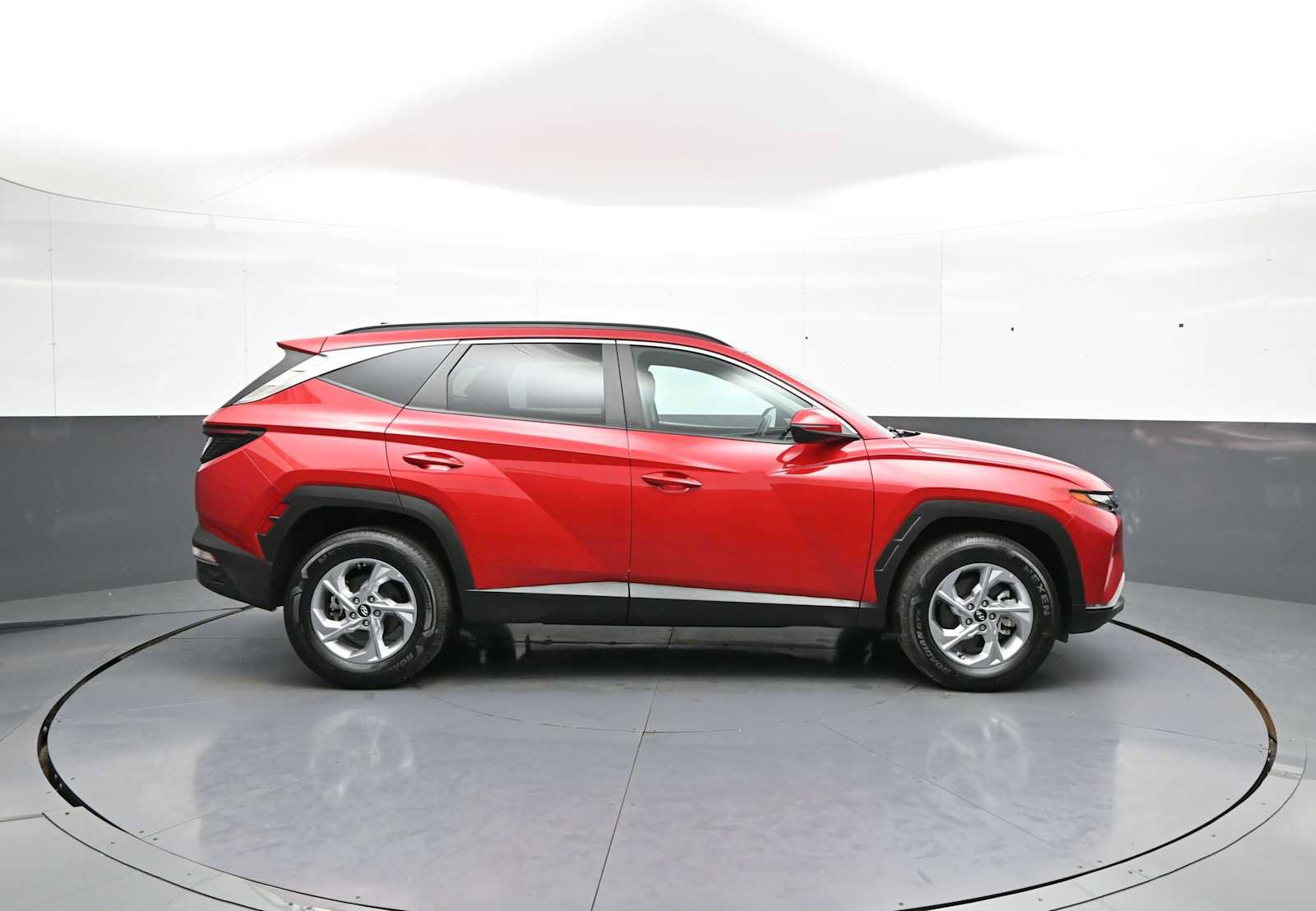 Certified 2023 Hyundai Tucson SEL AWD/4WD image 4