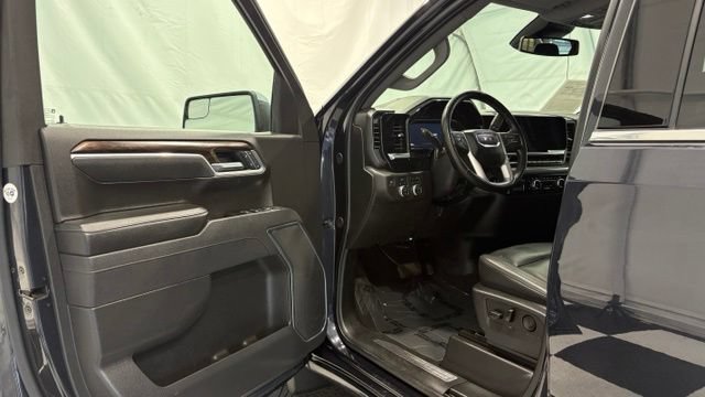 Used 2025 GMC Sierra 1500 SLT AWD/4WD image 31