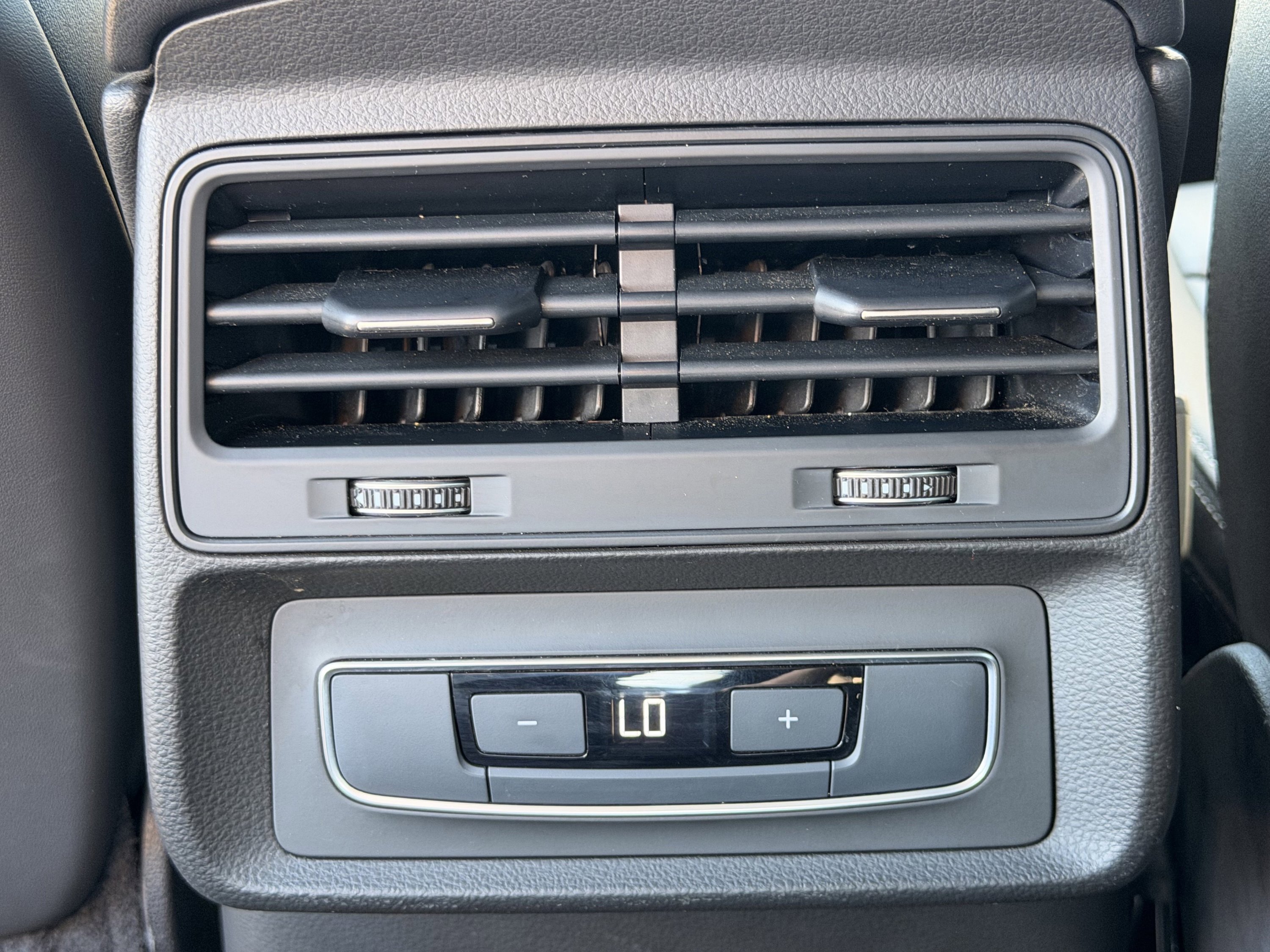 Used 2023 Audi Q8 Premium w/ Convenience Package image 34